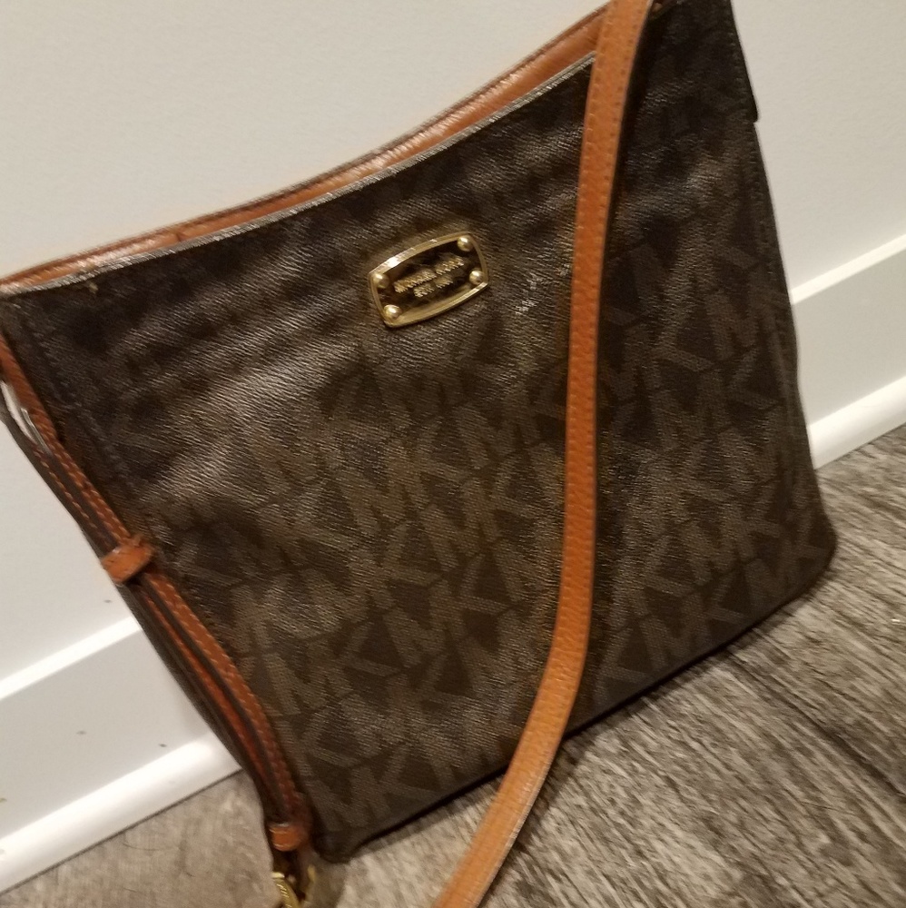 Michael Kohrs Cross Body Purse